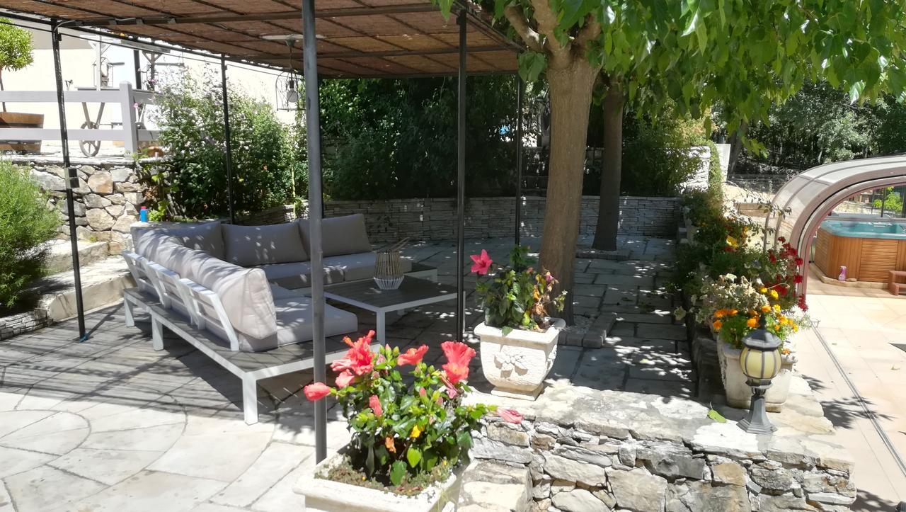 Villa Quinissole Sainte-Anastasie-sur-Issole 外观 照片